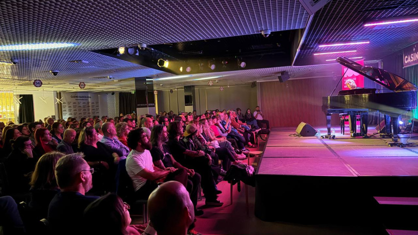 Un directe sense guió: Manu Guix transformant cada petició en un moment únic