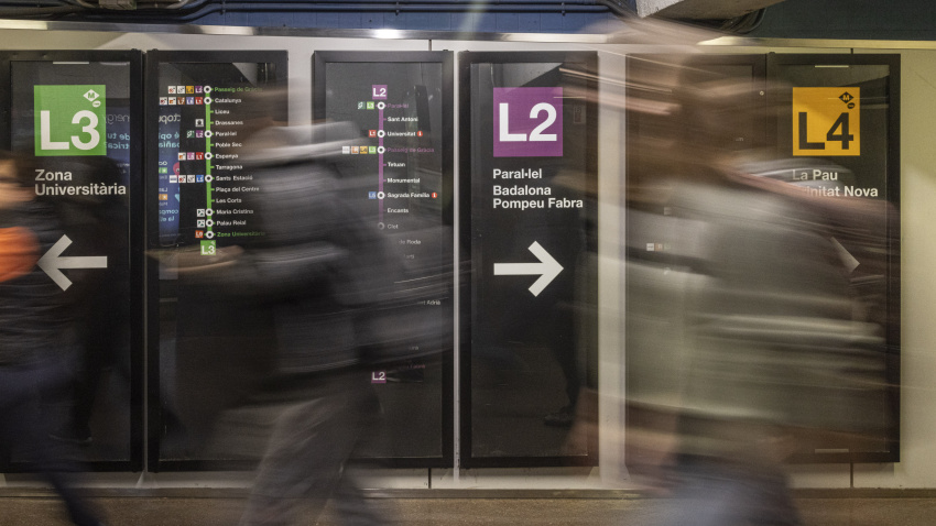 El metro de Barcelona es blinda per Sant Jordi amb el reforç més gran de la seva història