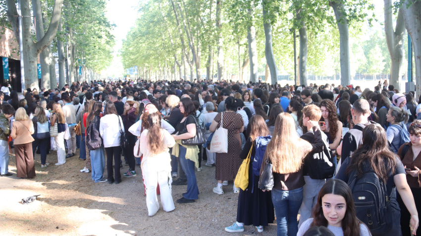 Cues de més de dos quilòmetres a la Devesa de Girona per participar en el càsting de figurants de Enredados