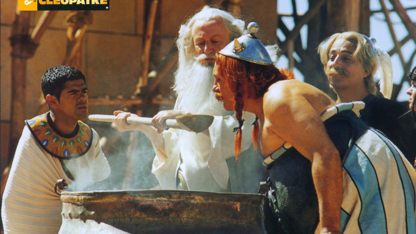 BKA5GG ASTERIX & OBELIX: MISSION CLEOPATRA(2002) JAMEL DEBBOUZE, GERARD DEPARDIEU, CHRISTIAN CLAVIER A&02 005FOH