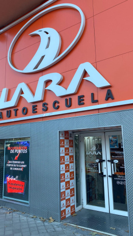 Autoescuela Lara celebra sus 50 años