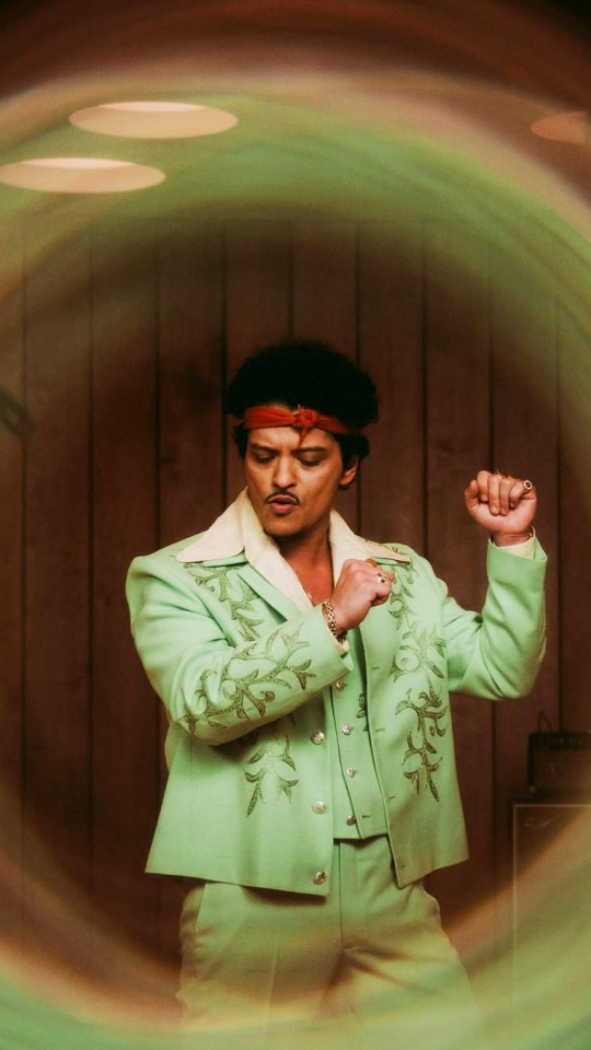 Bruno Mars en el detrás de cámaras de "I Just Might"