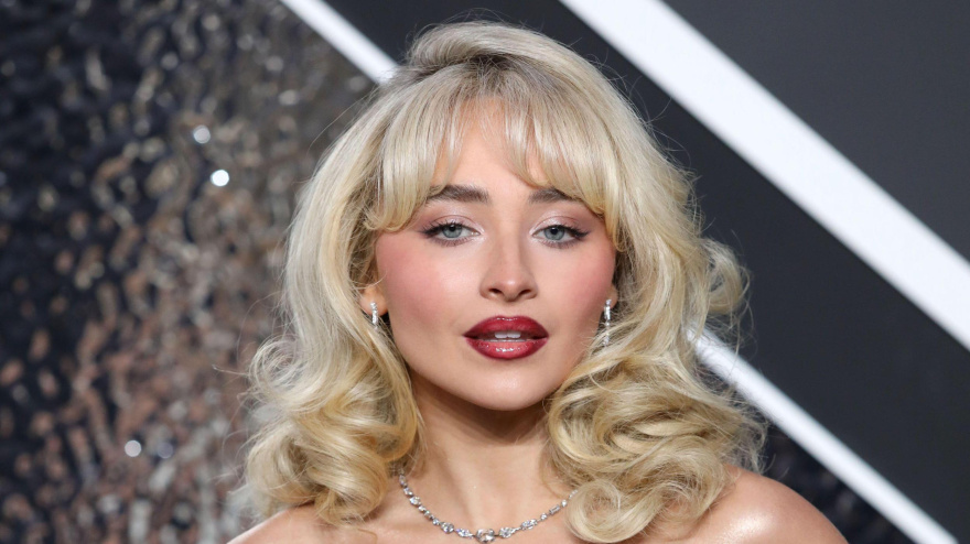 2Y37GMN New York, New York, USA. 11th Sept. 2024. Sabrina Carpenter attends the 2024 MTV Video Music Awards at the UBS arena in New York. Credit: PBG/Alamy Live News.