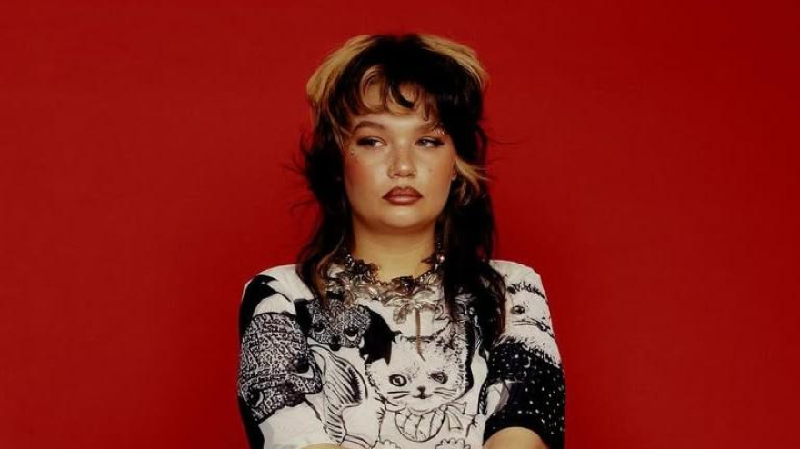 Lola Young en redes sociales