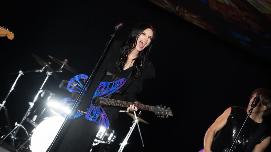 Laura Pausini lanza 'Mariposa Tecknicolor', nuevo adelanto de 'Yo Canto 2'