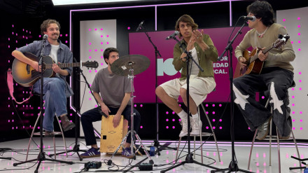 Timø durante su visita y concierto en acústico en CADENA 100