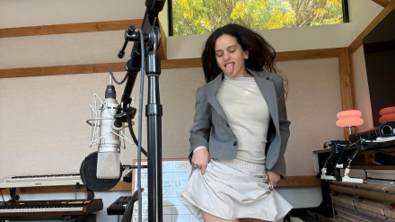 Rosalía se hace viral por este gesto de cariño con una periodista novata