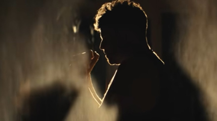 Pablo López en una imagen del videoclip de 'El niño del espacio'