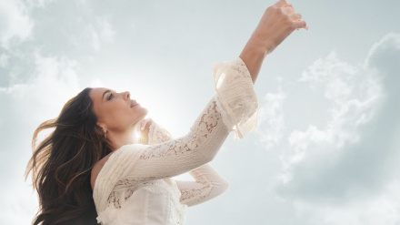 Lorena Gómez en la imagen de la portada de 'La teoría'