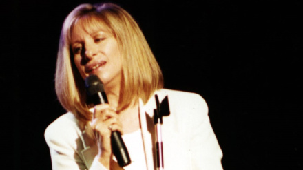 El lado espiritual de Barbra Streisand en 'Ave María'