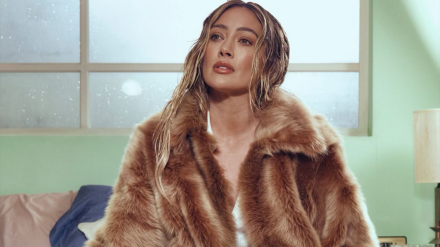 Hilary Duff en una de las fotografías promocionales de su single 'Roommates'