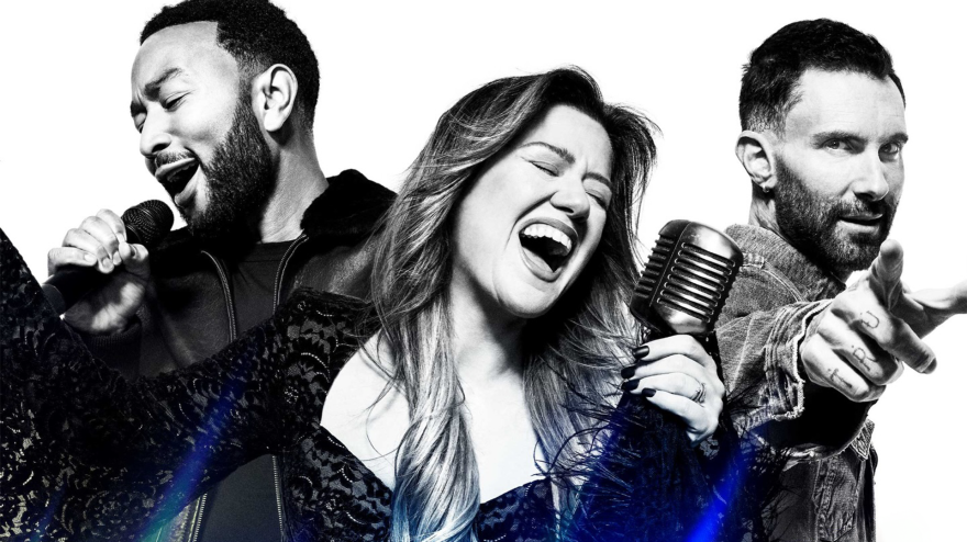 John Legend, Kelly Clarkson y Adam Levine, líder de Maroon 5