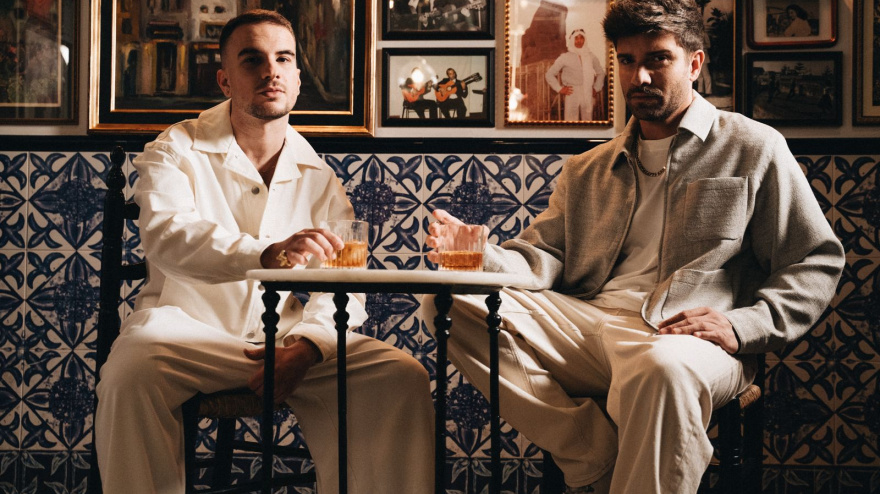 Antony Z encuentra la complicidad de Pablo Alborán en 'Besos dorados'