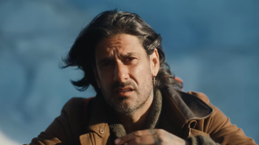 Melendi se desgarra en 'Fecha de caducidad', una balada con tintes épicos