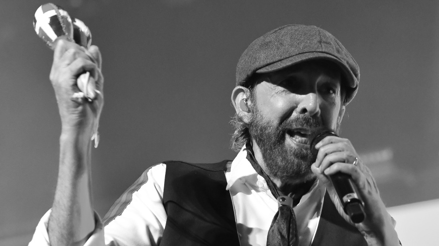 Juan Luis Guerra y su 'El el cielo no hay hospital', en nuestra 'Música con alma'