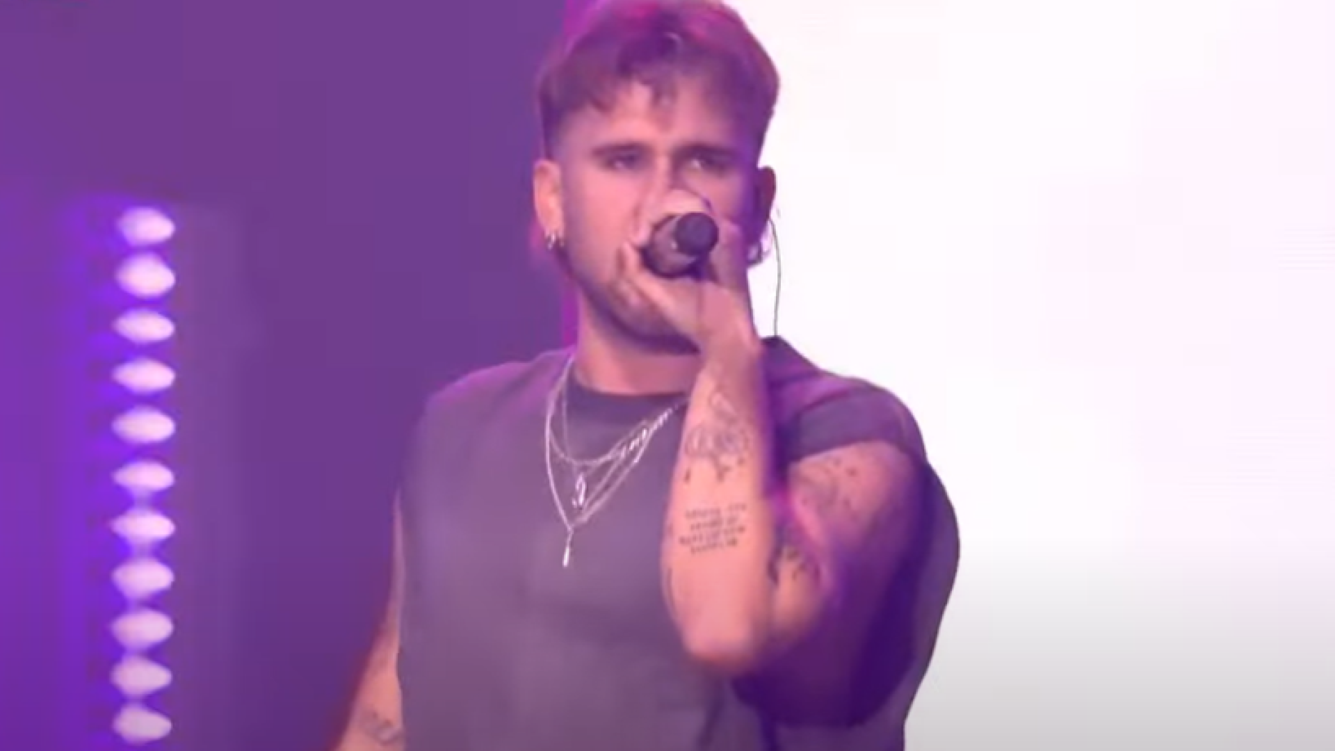 La caricia de Dani Fernández, con palabras, en CADENA 100 POR ELLAS