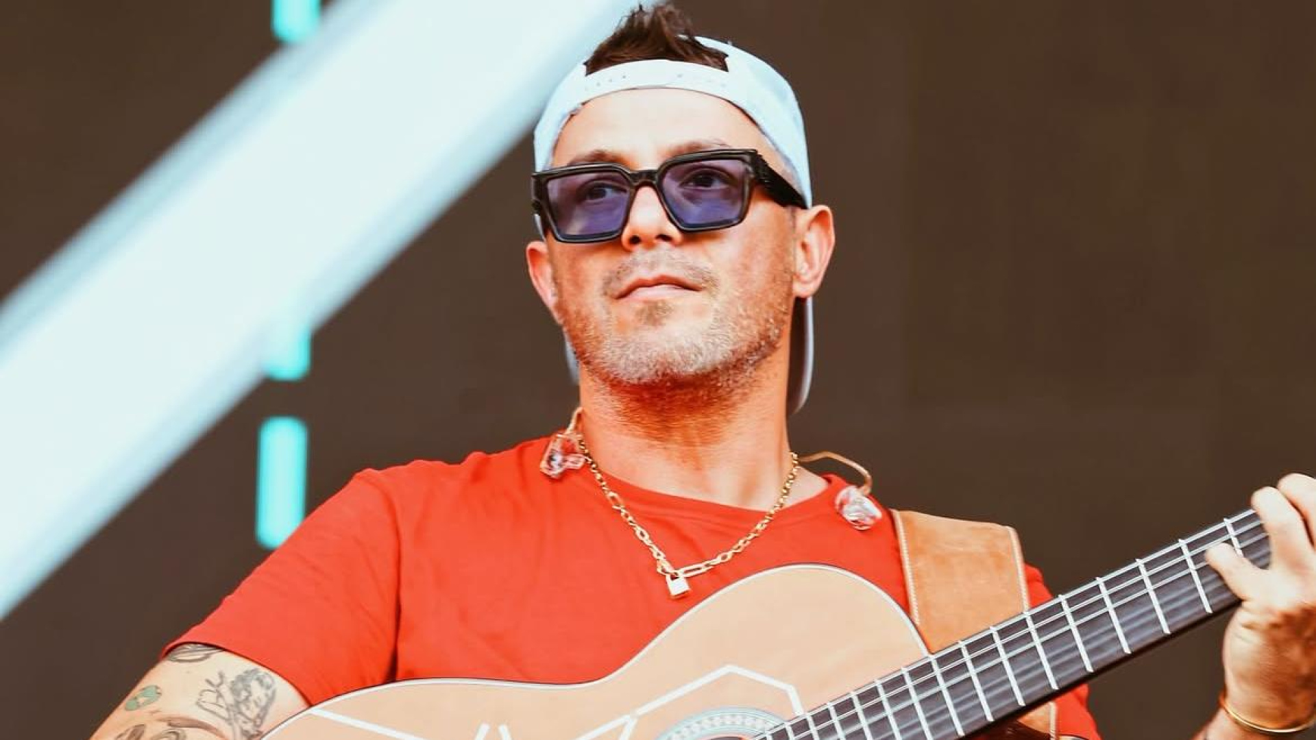 Alejandro Sanz Backs Victims of Recent Global Earthquakes