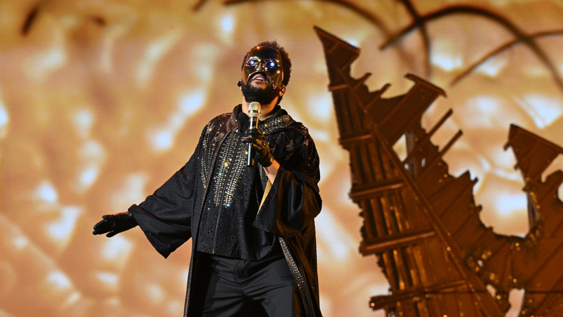 The Weeknd Launches Spanish Tour with Madrid Stadium Show