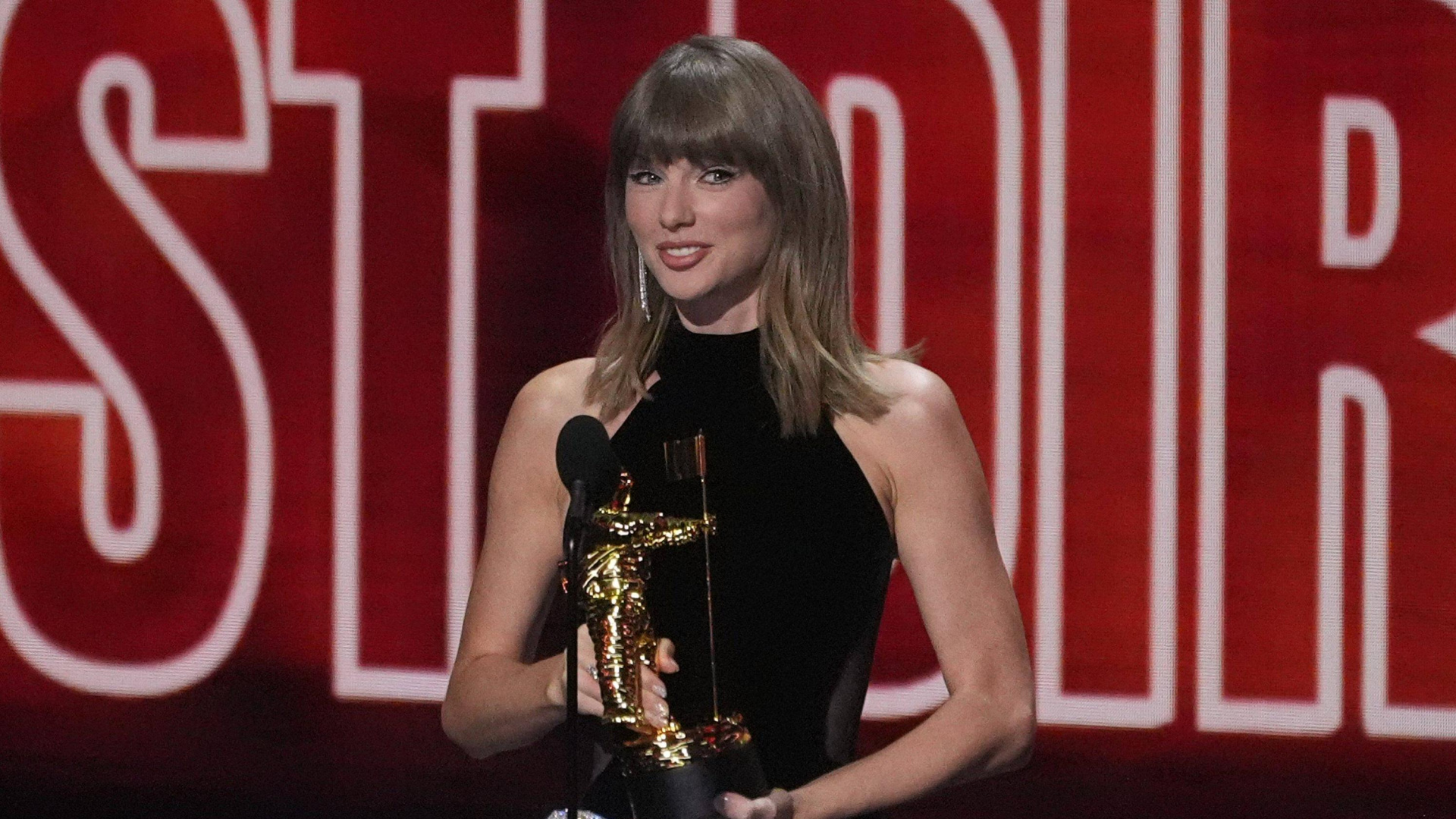 Taylor Swift Makes History at MTV Video Music Awards 2026