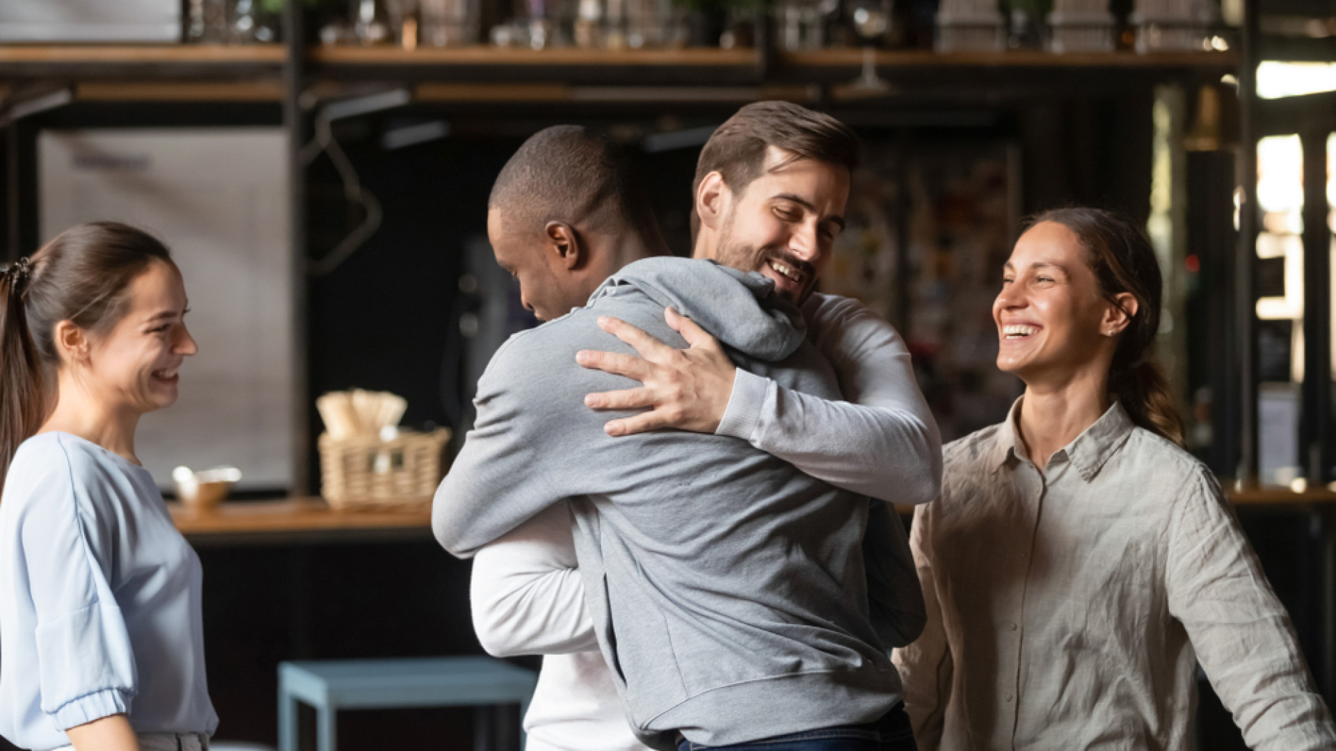 Check out together. Check in check out hotel. Счет официанта. Гостиница выезд. Выселение из отеля.