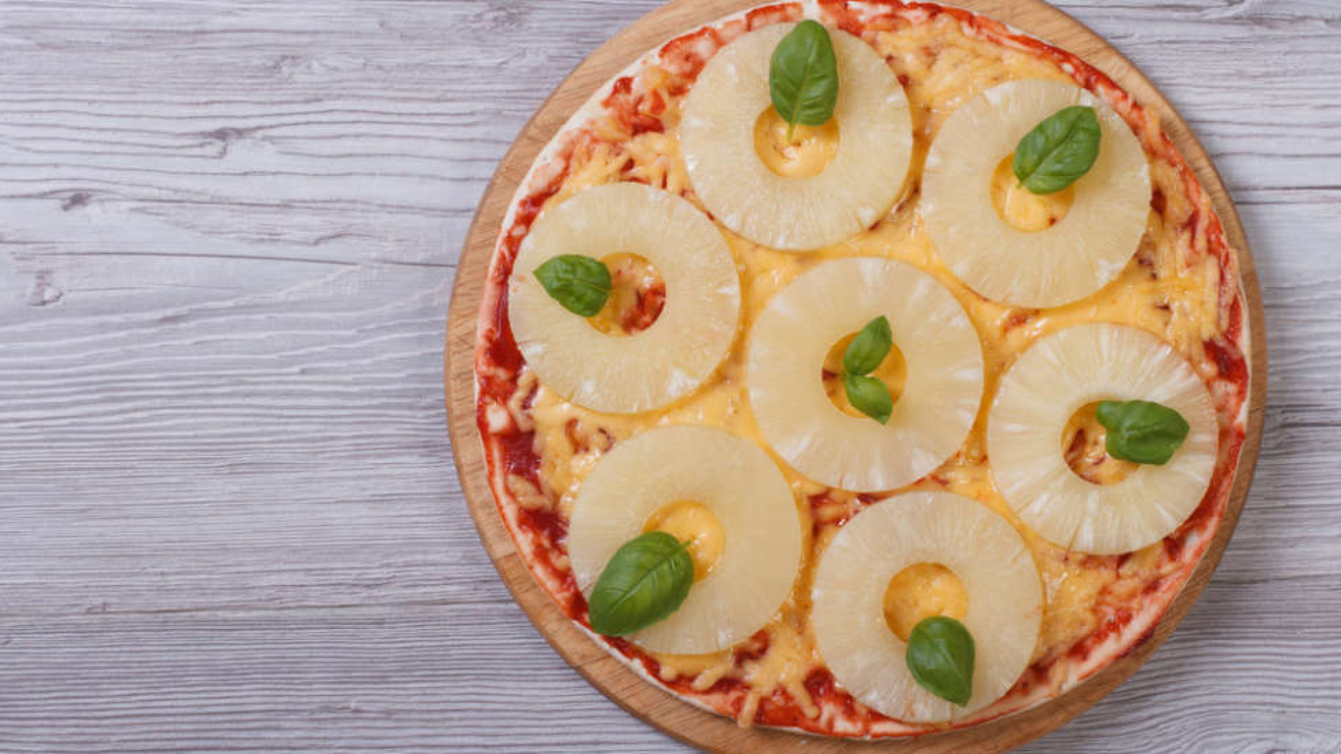 La nueva receta que arrasa y pone fin al debate de la pizza con piña