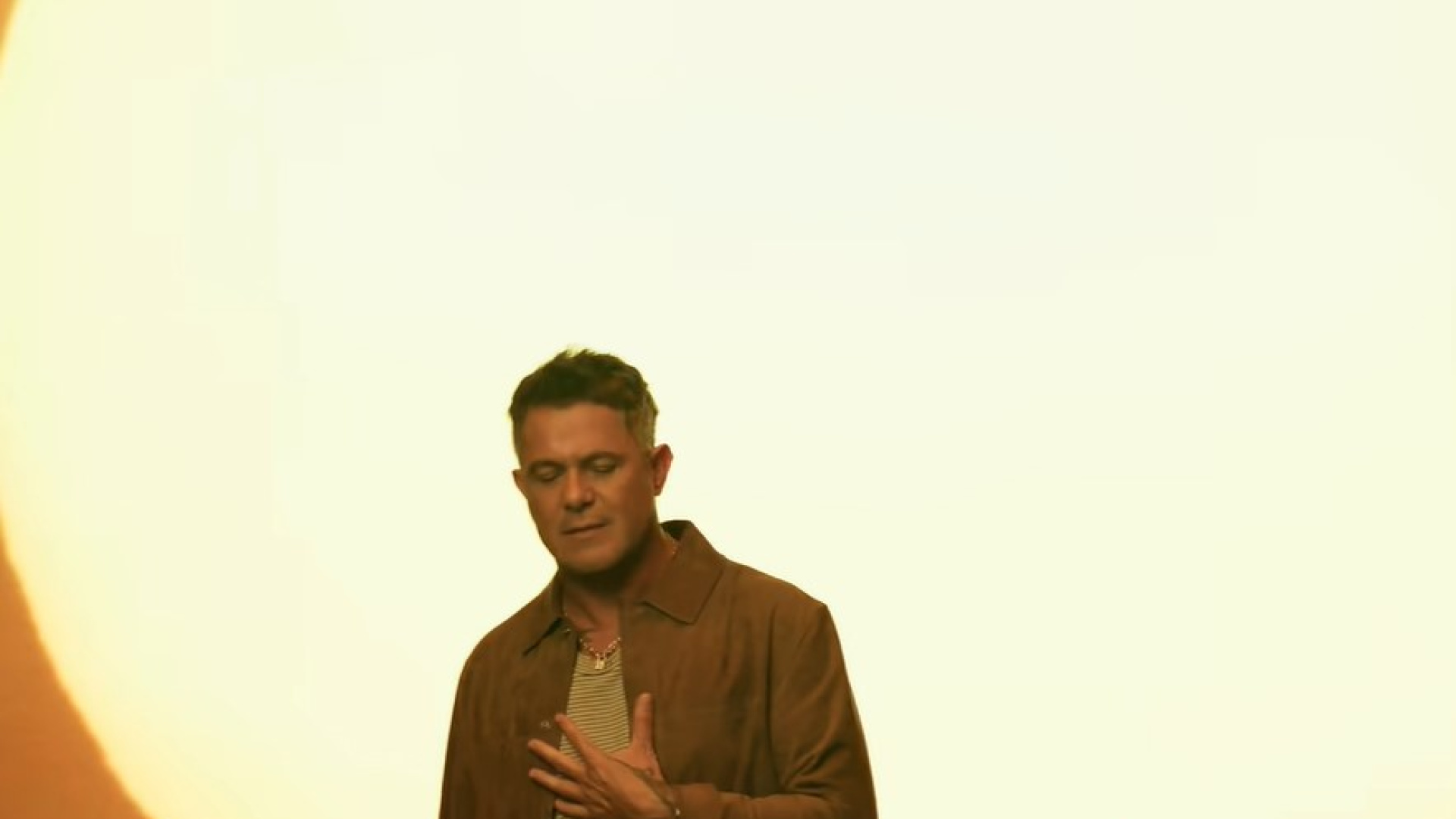 Alejandro Sanz Releases Bécquer Tribute Track Yo Era Poesía