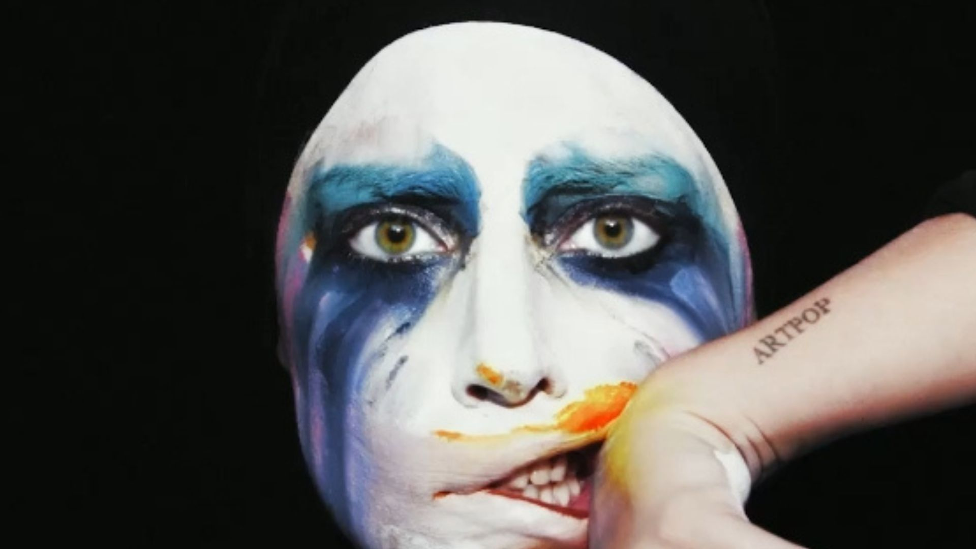 Lady Gaga Lead Single Applause Marks 13 Years of Artpop
