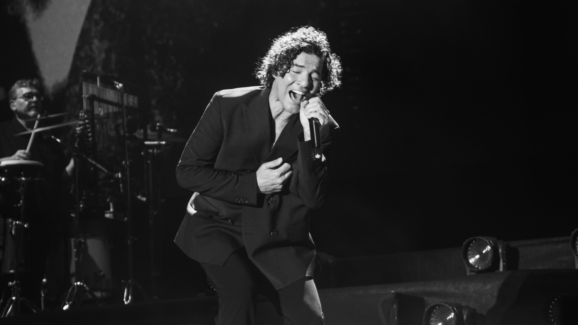 David Bisbal completes summer tour ahead of Eternos album
