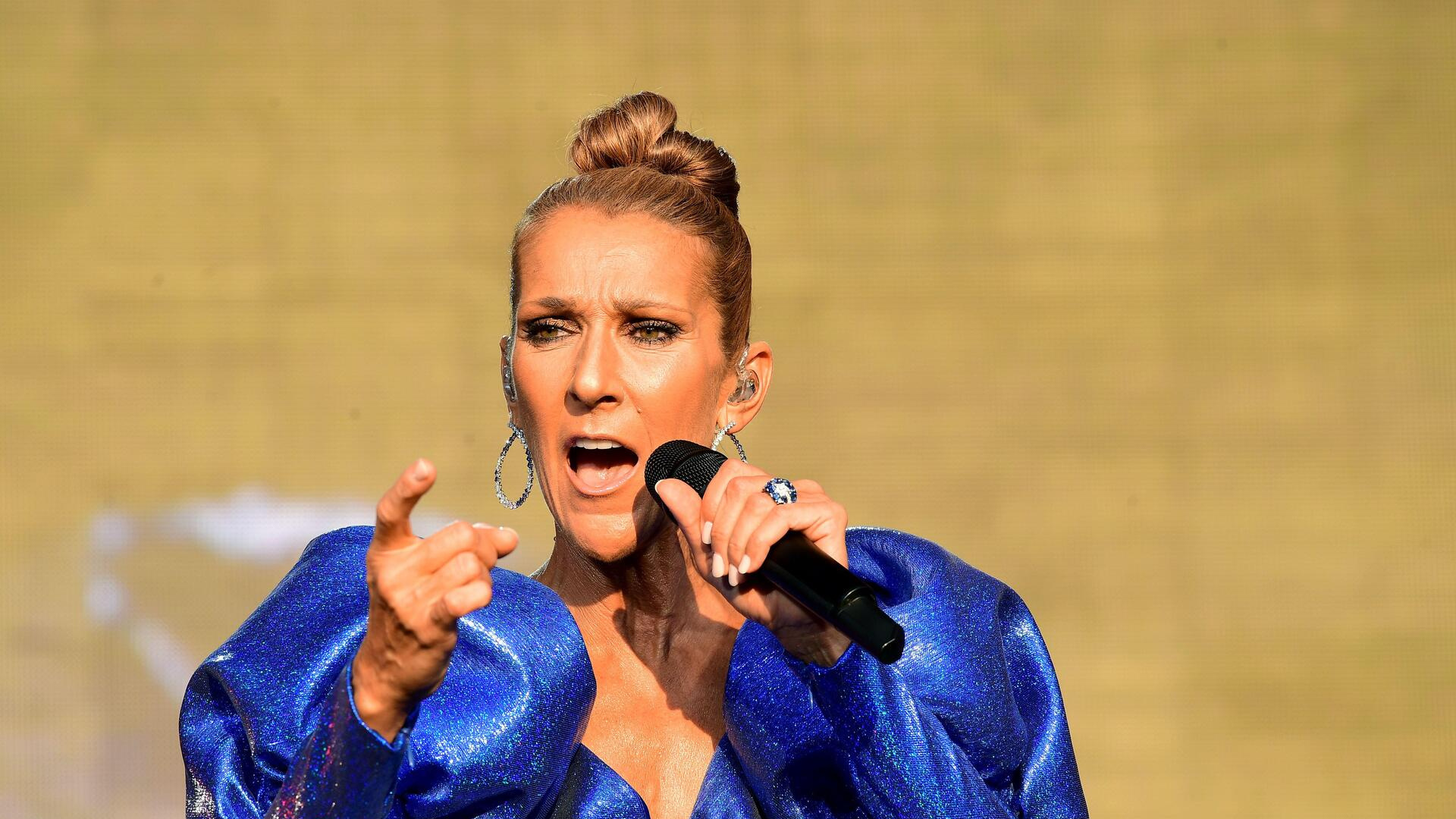 Céline Dion Surprises Paris Fashion Week With Live Show