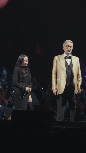 Nicki Nicole interpreta, junto a Andrea Bocelli, 'Vivo por ella'