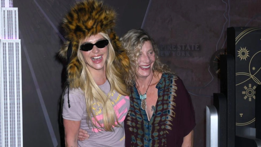 Kesha y su madre Pebert