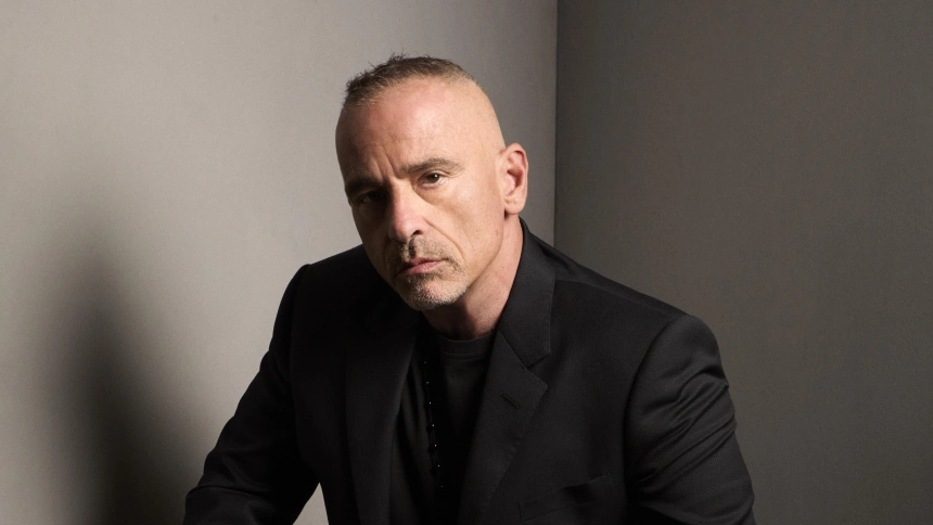 Eros Ramazotti atiende a CADENA 100 en el 40 aniversario de su carrera