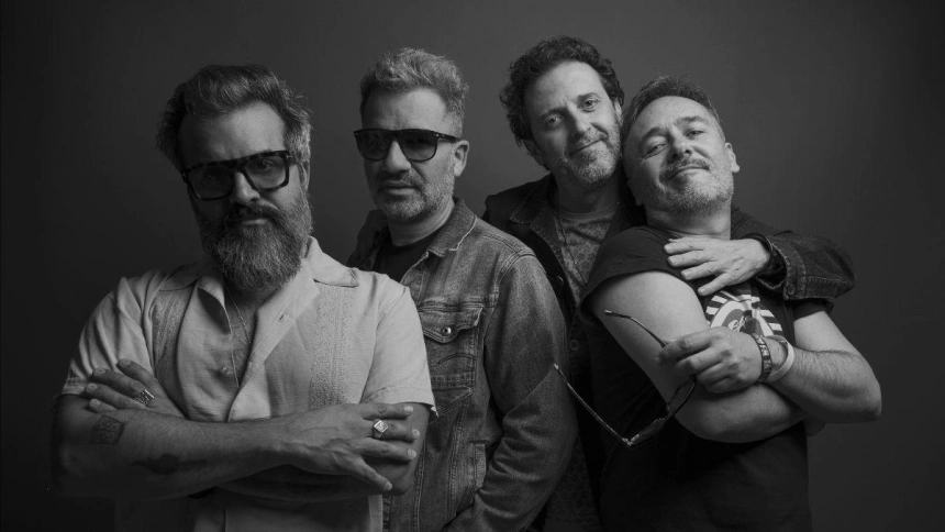 Love of Lesbian anuncian su retirada tras 25 años de carrera juntos