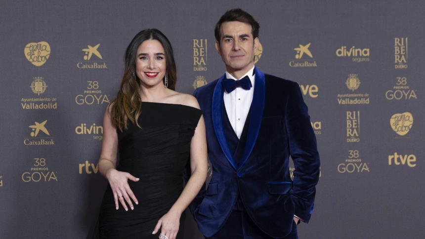 Dani Muriel celebra el décimo aniversario de su primer beso con Candela Serrat