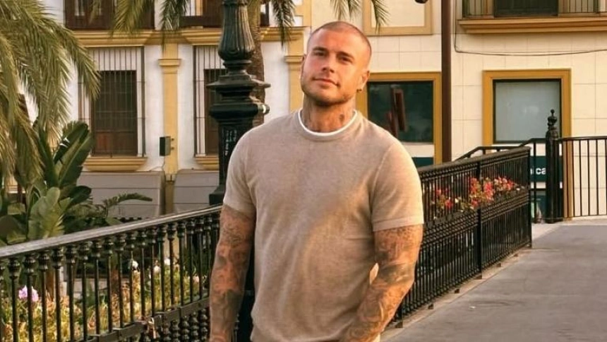 Adrián Rodríguez en redes sociales