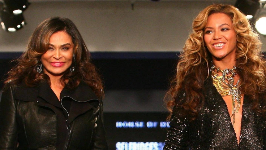 Tina Knowles y Beyoncé, 2011