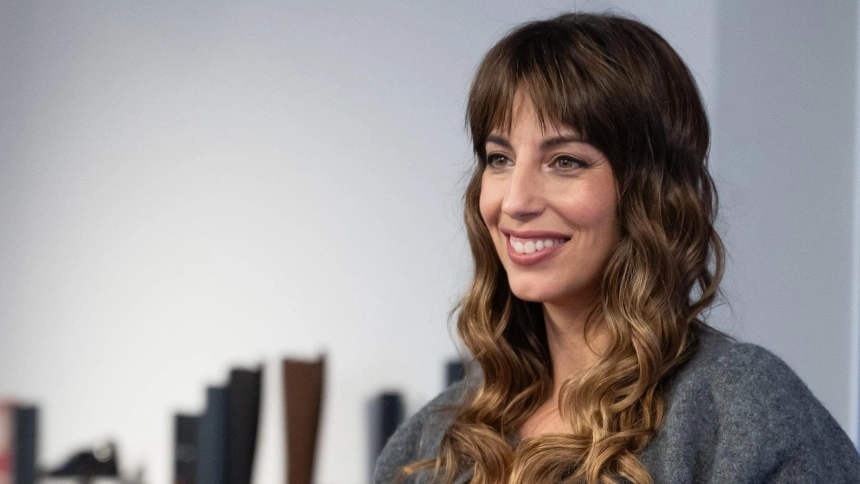 El enfado de Almudena Cid al escuchar el nombre de Christian Gálvez de  nuevo: "No me he ido por respeto, pero es para haberos dejado colgadas"