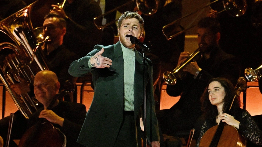 Imagen de Alex Warren en uno de sus conciertos