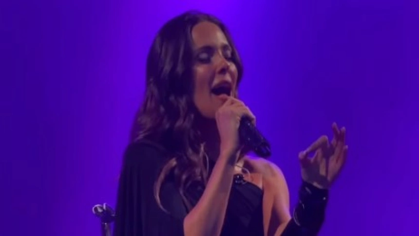 Lorena Gómez arranca la gira '20 años de canciones' en la localidad madrileña de Titulcia