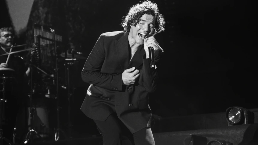 David Bisbal y las publicaciones a través de las que ha ido dando pistas de 'Eternos'