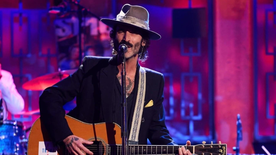 Leiva y las inyecciones, antes de cada gira, para no perder la voz