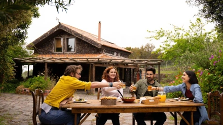 El estudio que demuestra que los españoles somos los más generosos de Europa: en qué se basa