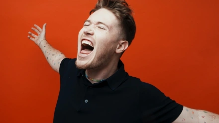 Alfa lanza la versión en castellano de 'Hilo rojo'