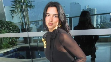 Dua Lipa canta 'Bésame mucho' en Ciudad de México