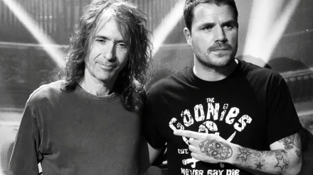 Dani Martín llora la muerte de Robe Iniesta con un conmovedor texto en redes