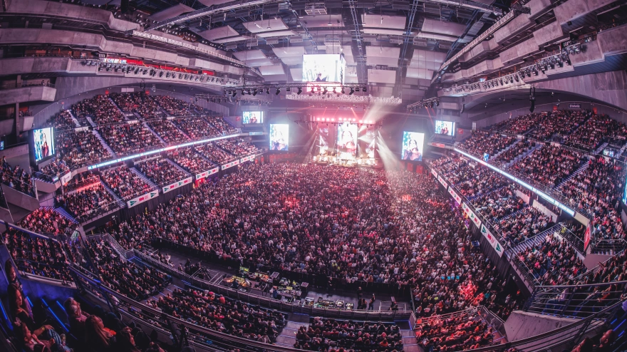 Vuelve a escuchar el concierto completo de CADENA 100 POR ELLAS 2026